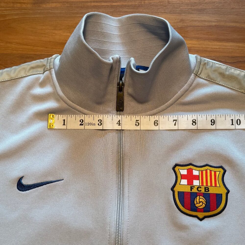 NIKE FC Barcelona Track Jacket in Large with Reflective Sleeve 2012/2013 - Picture 4 of 7